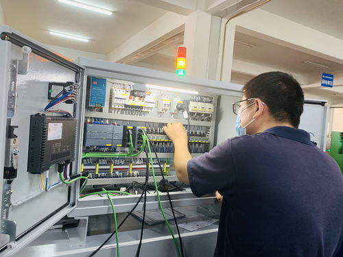 華順紀實 以真誠服務客戶，以行動詮釋信息系統集成價值